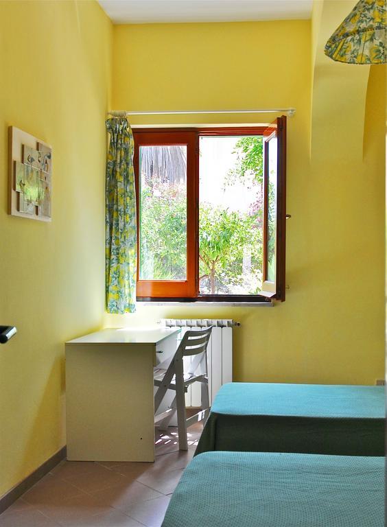 Seafront Apartments Garden House Taormina Room photo